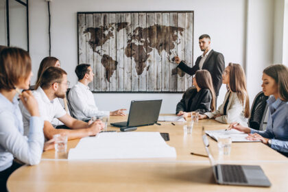 The Art of the Graceful "Thank You": Why Accepting a Compliment is Your Secret Weapon