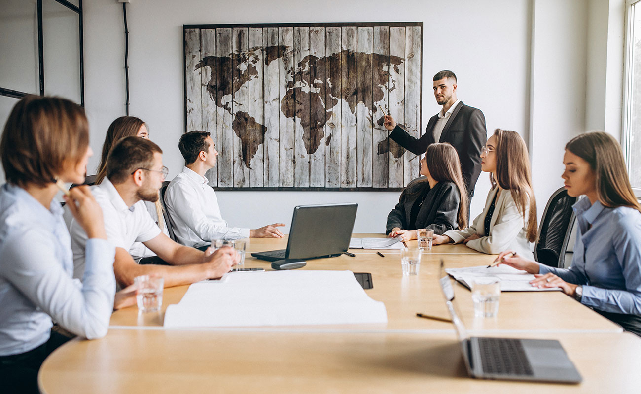 The Art of the Graceful "Thank You": Why Accepting a Compliment is Your Secret Weapon