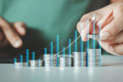 12 Smart Money Habits Every Woman Needs — How They Guarantee Financial Freedom in the U.S.