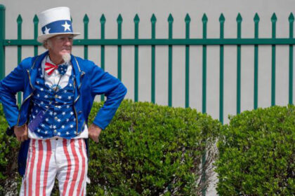 15 Everyday Things Good Men Do in Public (Even When No One’s Watching)