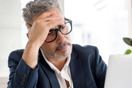 10 Bad Money Habits That Keep Americans Broke — And How I Learned the Hard Way