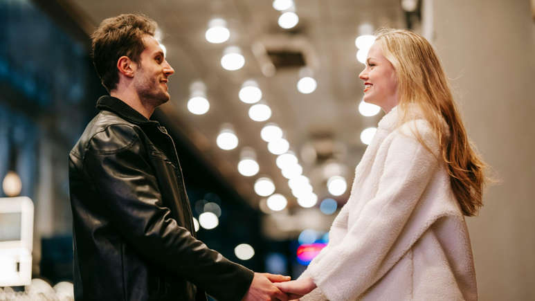 The Compliment Code: 9 Things Women Light Up Hearing & 9 That Make Men Sit Up—and How to Say Them Authentically