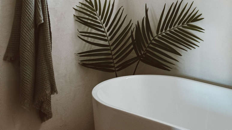 10 Grooming Habits That Separate Attractive Men From Average Ones