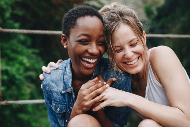 18 Psychological Tricks to Make People Instantly Like You