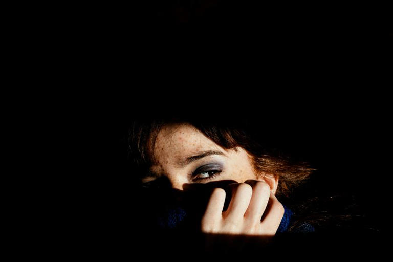 9 Psychological Triggers That Build Deep, Irresistible Attraction — The Science of Falling in Love