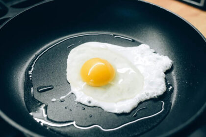 Whole Eggs vs. Egg Whites: The Breakfast Battle a Dietitian Says We’ve Been Getting Wrong
