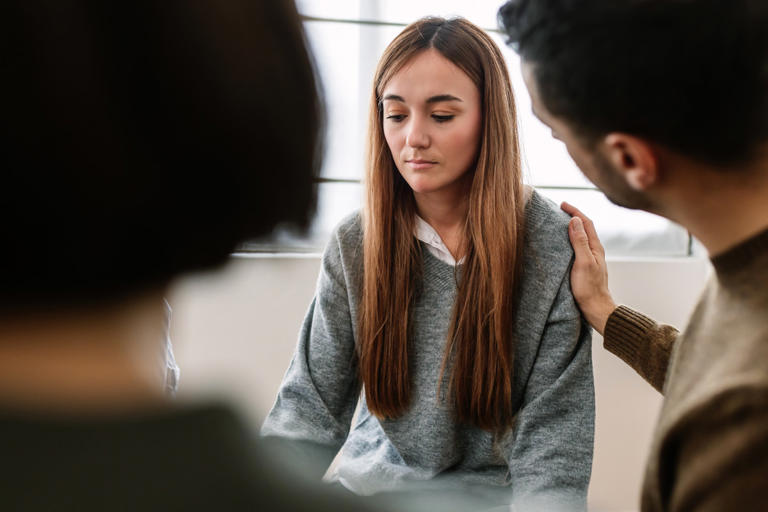 People Who Overshare Often Might Have These 6 Deeper Struggles, According to Psychologists — And What They’re Really Trying to Say