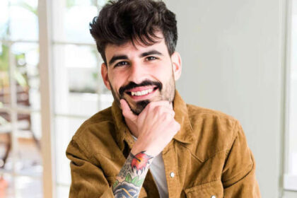 The Art of Likability: 8 Psychology-Backed Tricks That Make People Instantly Warm Up to You